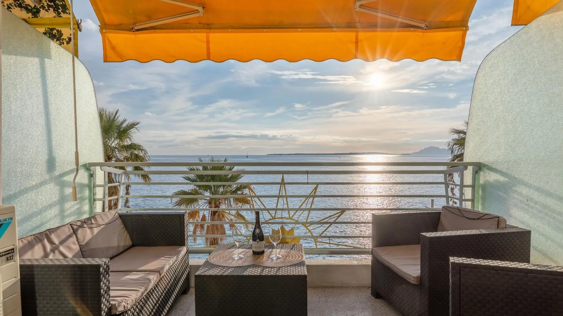 Apartment Le Soleil Front De Mer Centre Juan Les Pins Antibes France