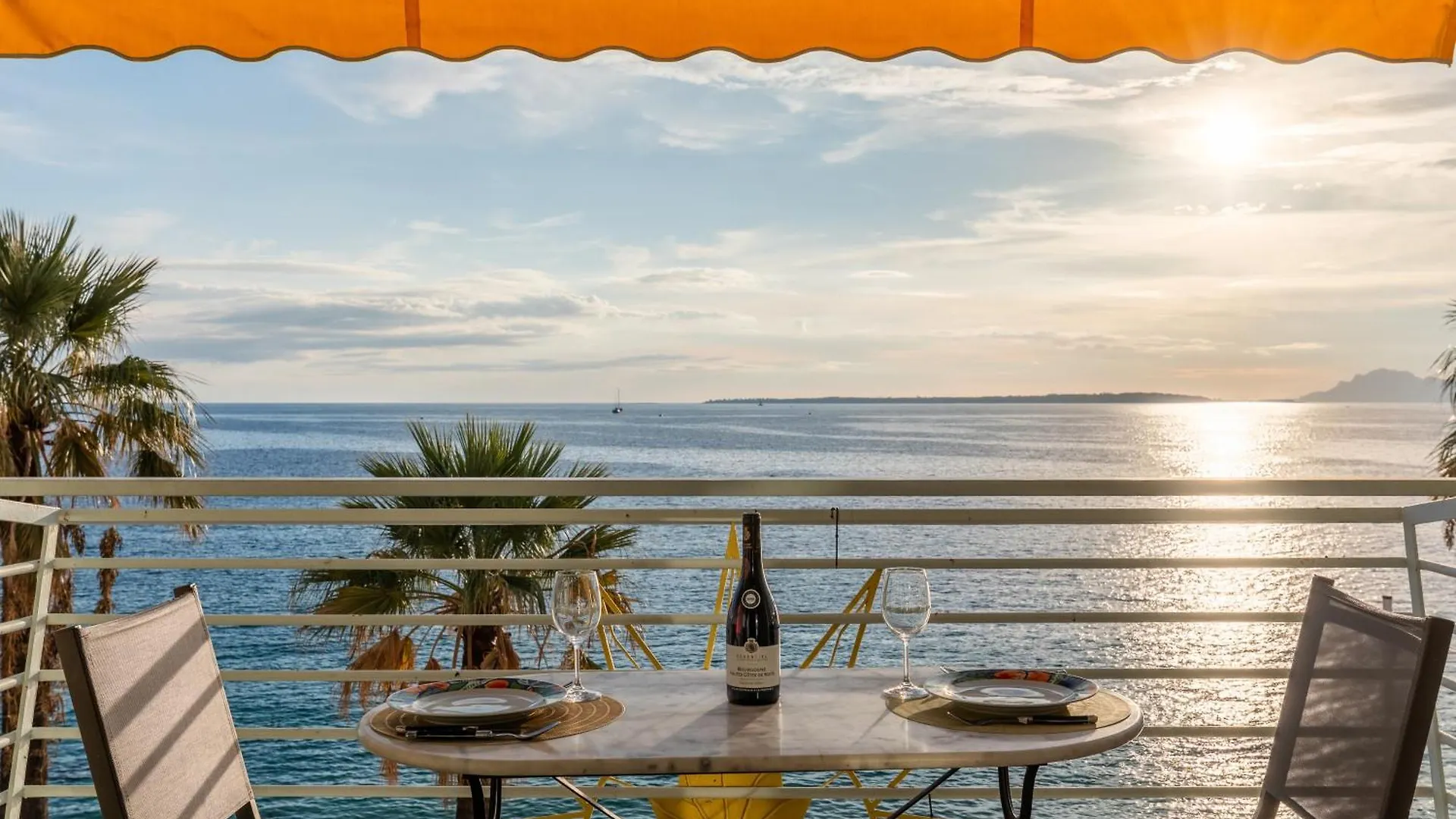 Le Soleil Front De Mer Centre Juan Les Pins Antibes